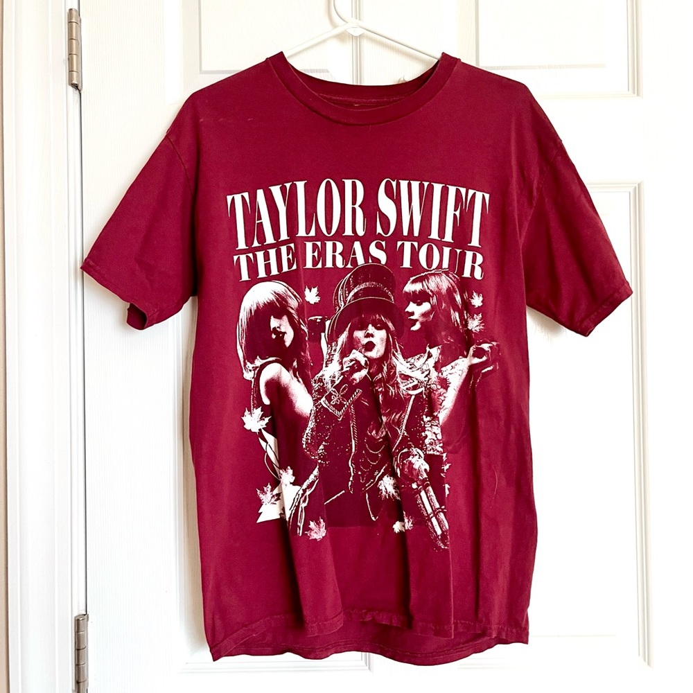 NWOT TAYLOR SWIFT THE ERAS TOUR RED TAYLOR'S VERSION ALBUM T-SHIRT Size M